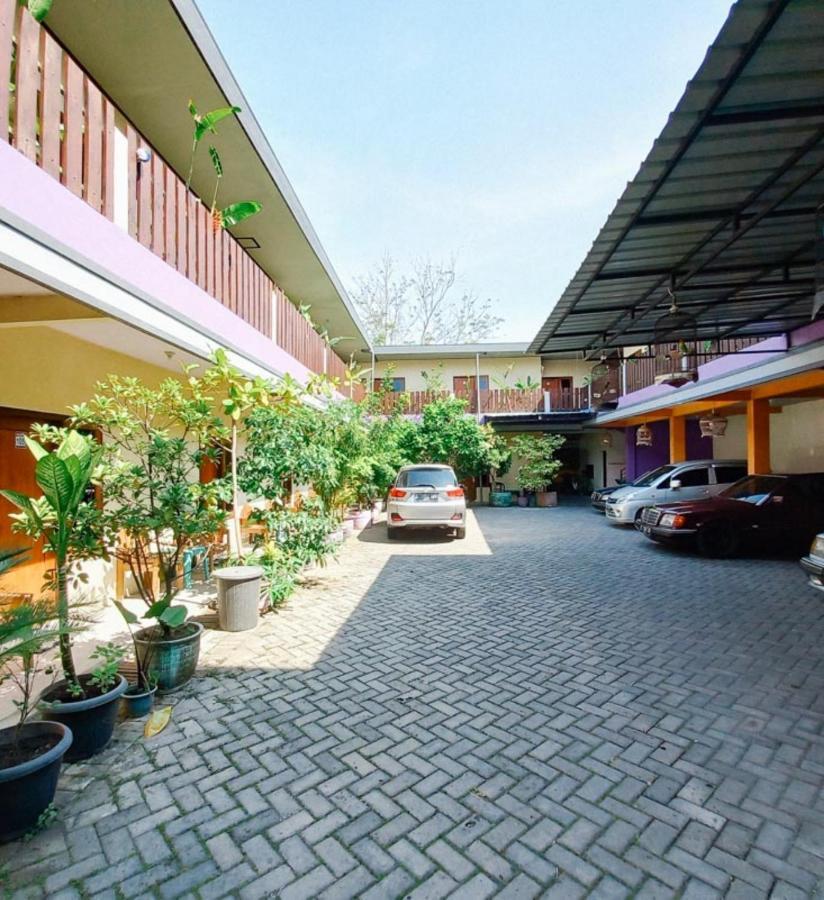 Hotel Gerung 2 Near Luwes Mall Nganjuk Mitra Reddoorz Exterior photo