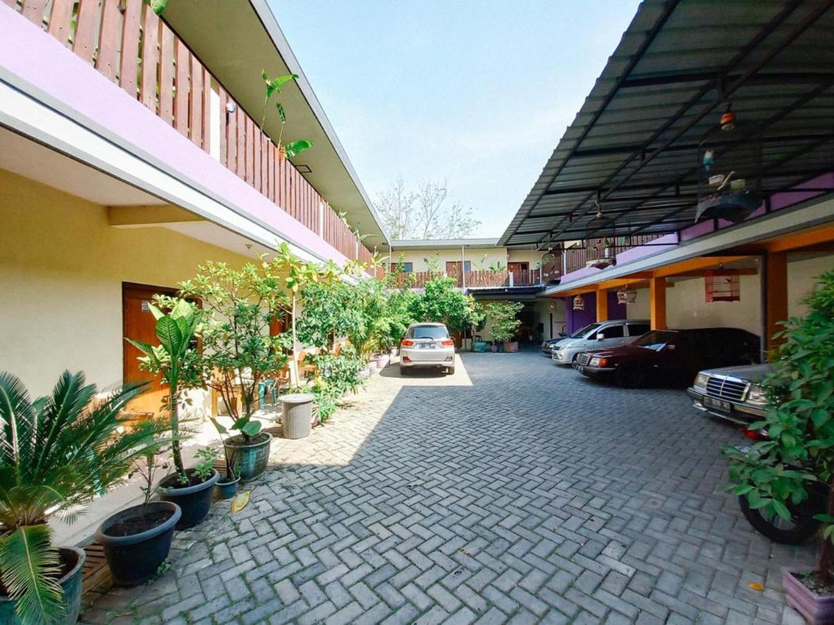 Hotel Gerung 2 Near Luwes Mall Nganjuk Mitra Reddoorz Exterior photo